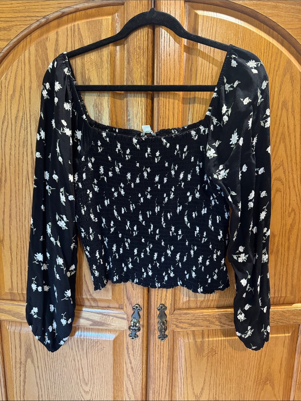 American Eagle Outfitters Black Floral Smocked Crop Top